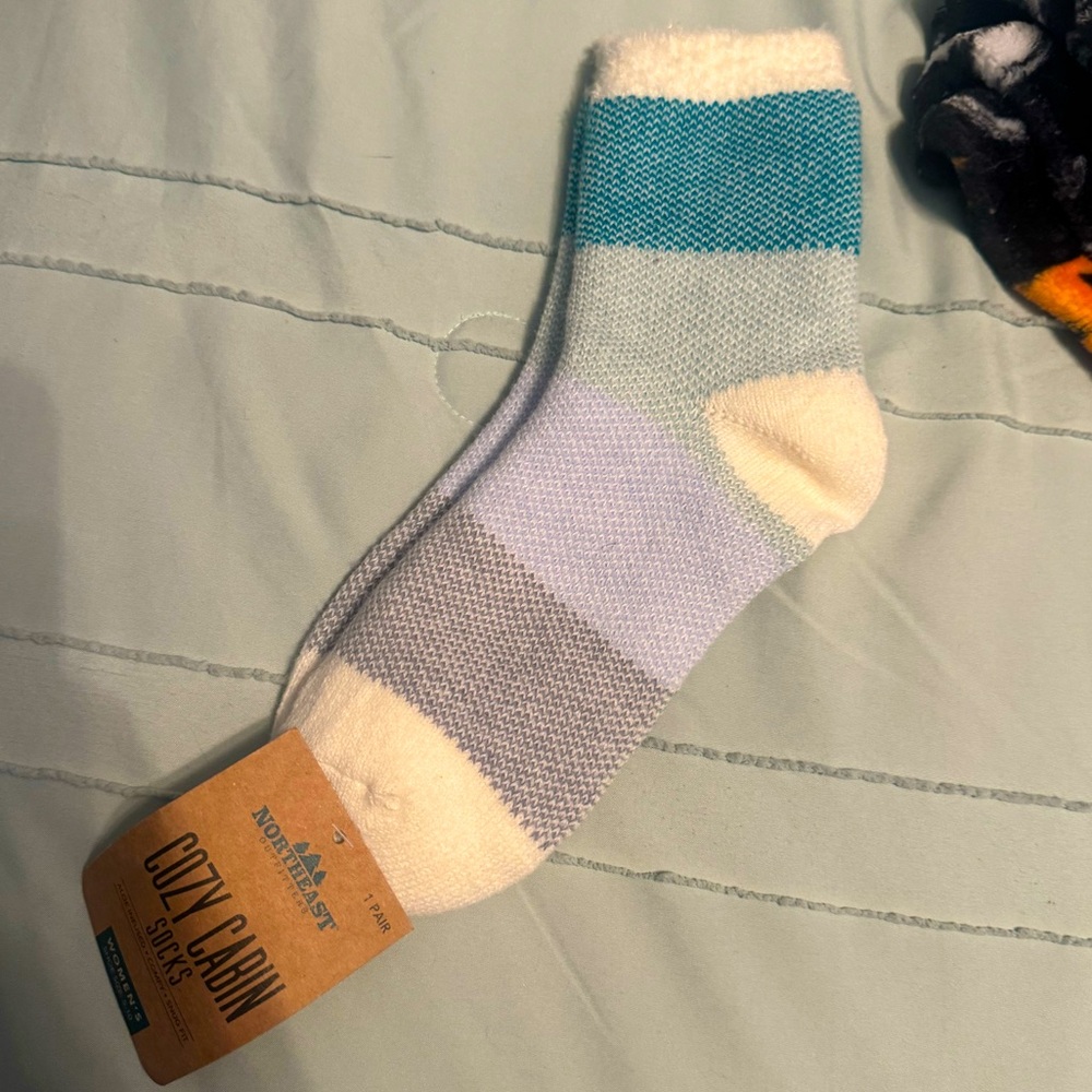 NWT Cozy Cabin Socks